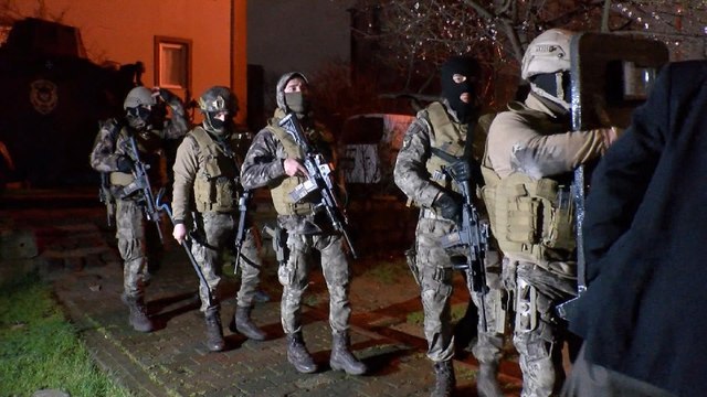 İstanbul’da uyuşturucu satıcılarına operasyon: 20 kişi yakalandı