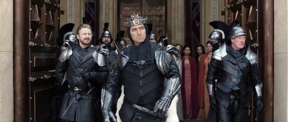 Rey Arturo: La leyenda de Excalibur Tráiler (3) VO