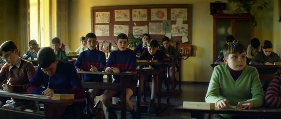 Viver é Fácil com os Olhos Fechados Trailer Original