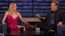 Sophie Turner révèle le nom de l'acteur qui a oublié un gobelet à l'écran