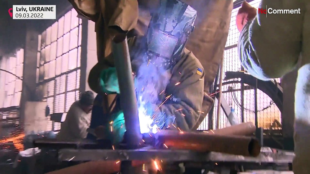 Umgang mit Molotow-Cocktail und Sturmgewehr: Ukrainische Zivilbevölkerung rüstet sich