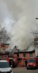 Son dakika haberleri | BURSA'DA METRUK BİNA YANGINI; TEHLİKEYE RAĞMEN TOPLANIP İZLEDİLER