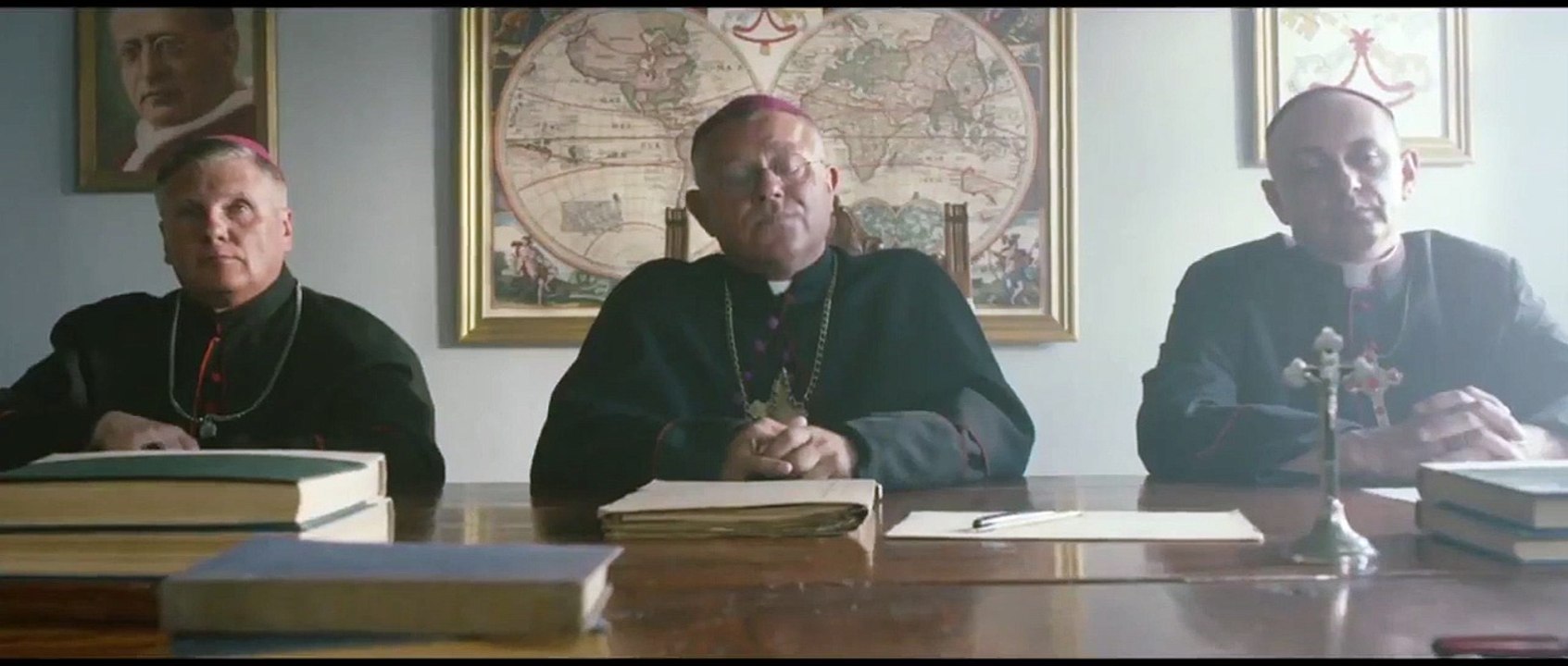 Dos coronas Tráiler