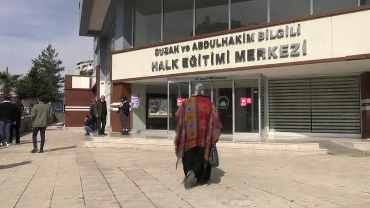 KAHRAMANMARAŞ - 70'inden sonra "hayata" başladı, 3 yılda 20 kurs tamamladı