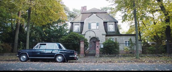 En tiempos de luz menguante Tráiler