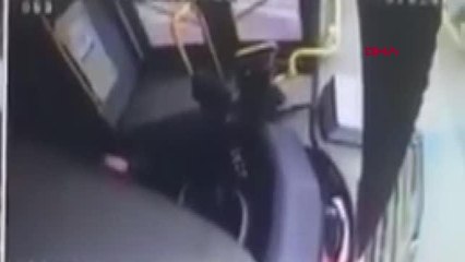 Son dakika haberi... BEYKOZ'DA İETT OTOBÜSÜNÜN 4 ARACA ÇARPTIĞI KAZA KAMERADA