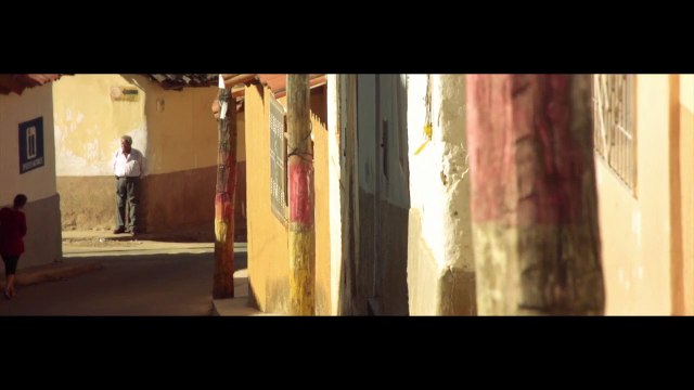 Manos Unidas Trailer Original