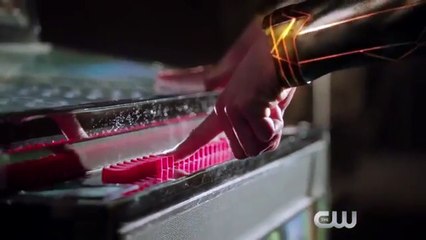 Supergirl Comercial "Mulher-Maravilha" Original