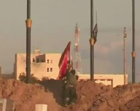 Iraqi troops battle DAISH fighters holed up in Ramadi