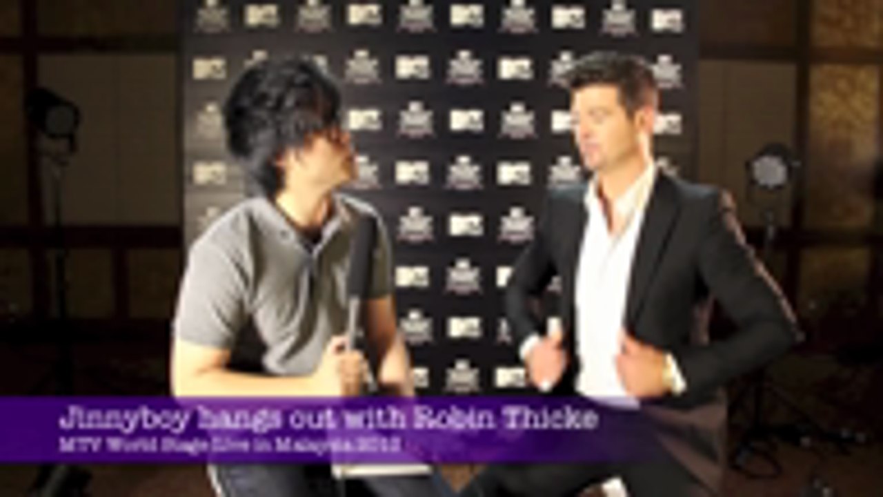 Jinnyboy hangs out with Robin Thicke