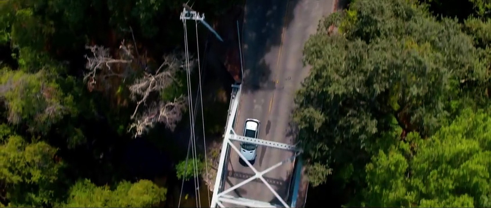 Asalto en la noche Tráiler