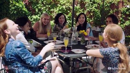 Overthinking with Kat & June Tráiler VO