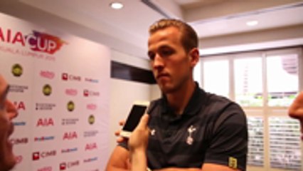 Arnold Hangs Out With Harry Kane!