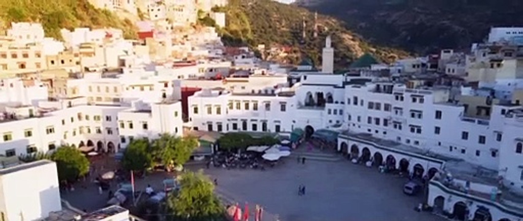 4 latas Tráiler