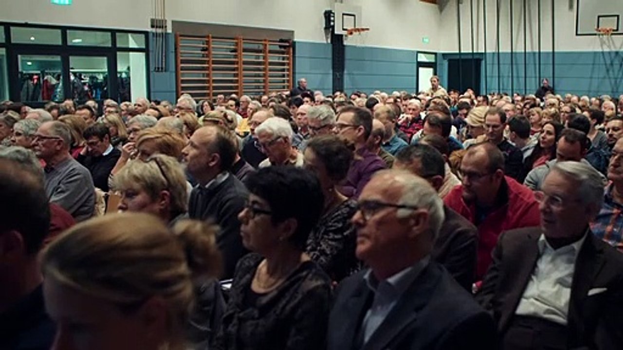 Bem-Vindo à Suíça Trailer Legendado