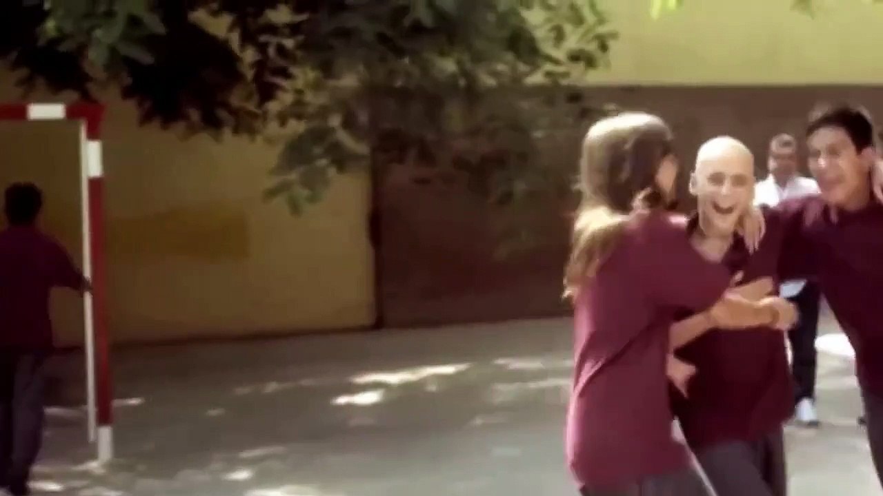 Pulseras rojas Tráiler