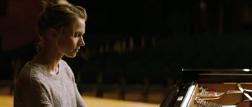 Cuatro manos Tráiler