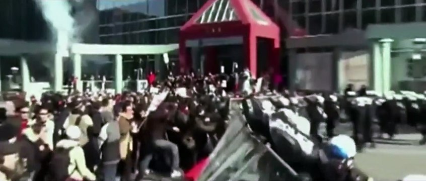 Aqueles que Fazem a Revolução pela Metade Apenas Cavam suas Próprias Covas Trailer Original