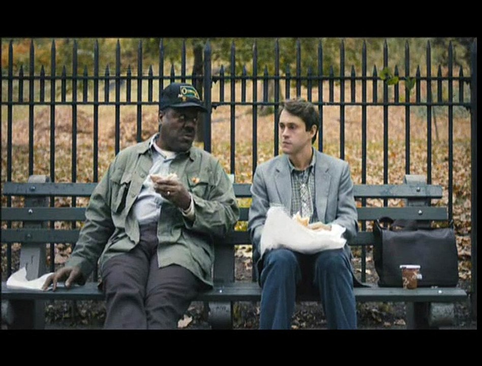 Adam - Eine Geschichte über zwei Fremde. Einer etwas merkwürdiger als der Andere Videoclip (2) DF