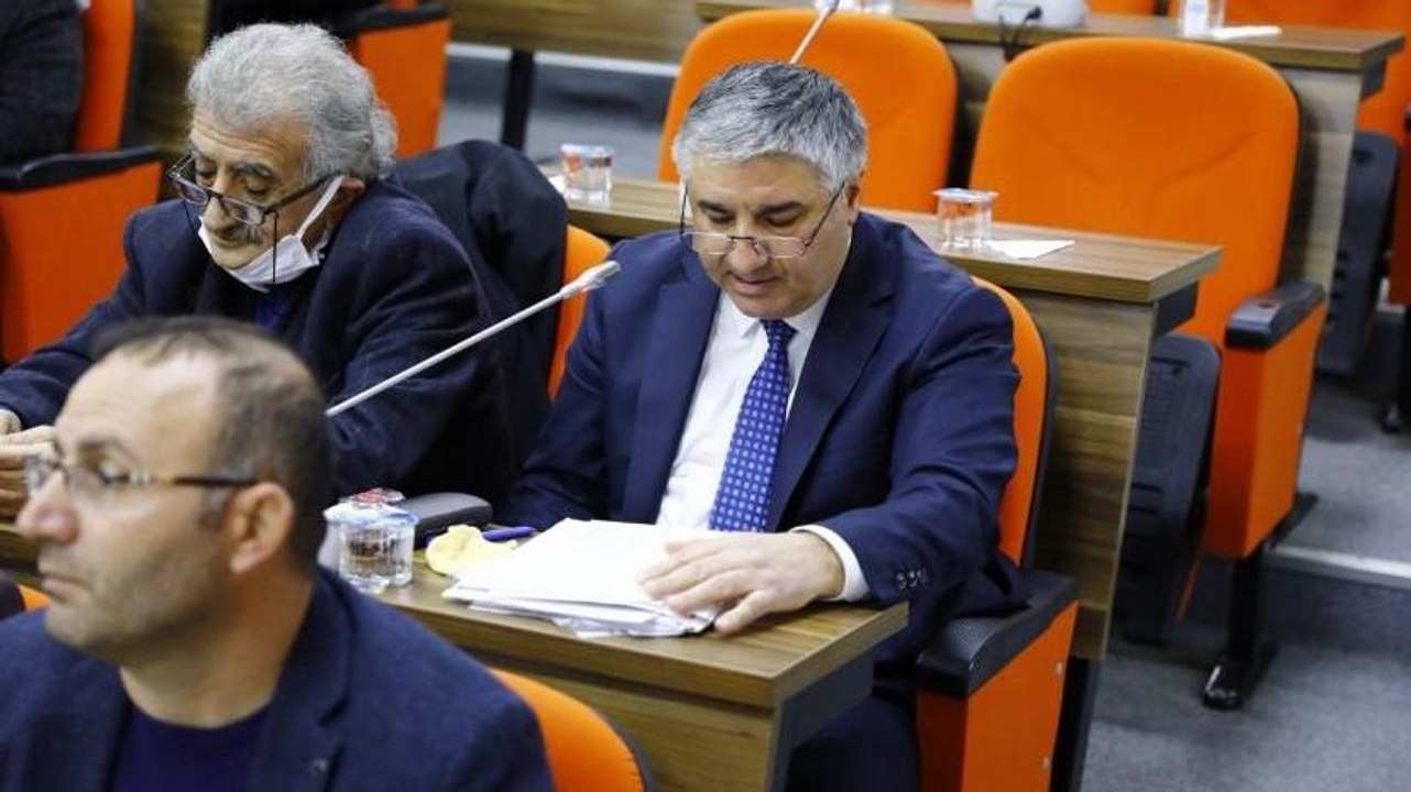 Esenler Belediye Meclisi’nde Göksu’ya istifa çağrısı