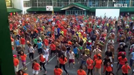 Happy Jail Tráiler VO