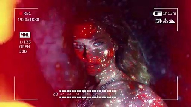 Exclu Public : Clara Morgane vous présente son torride calendrier Rouge en version longue...