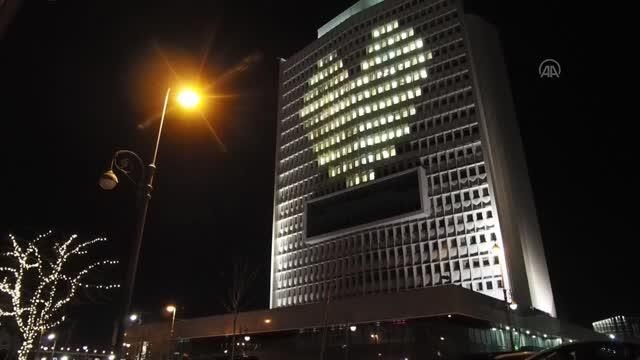 Son dakika... Kadınlar Günü dolayısıyla Vladivostok'ta hükümet binası kalp motifiyle ışıklandırıldı