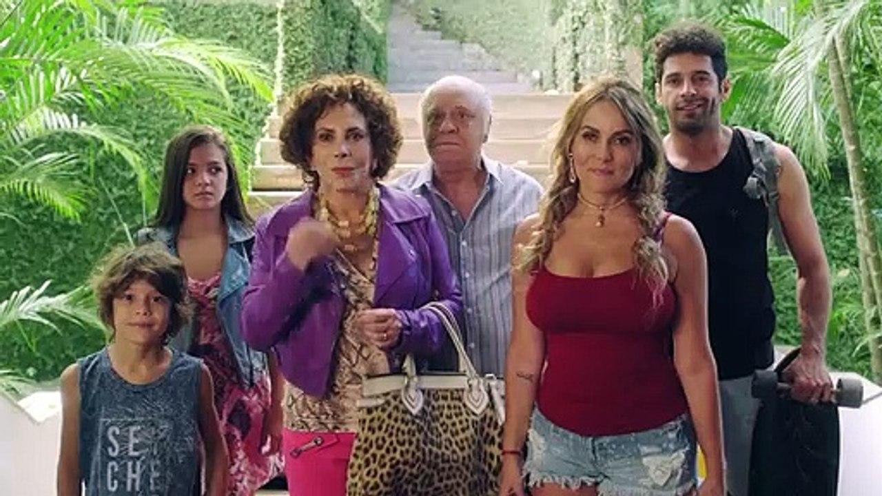 Crô em Família Trailer