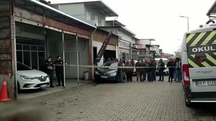 "Çay" tartışmasında baba ve oğlu bıçakla yaralandı