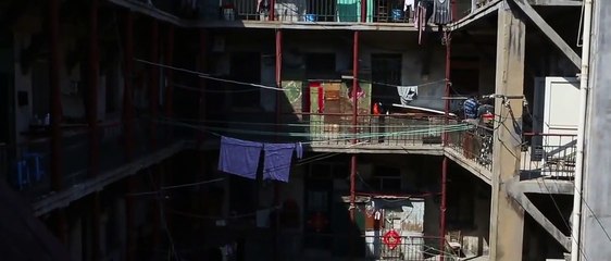 Esconde-esconde Trailer Original