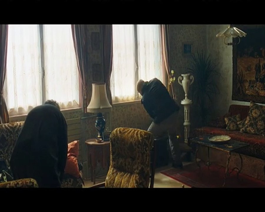 From Paris With Love Videoclip (4) DF