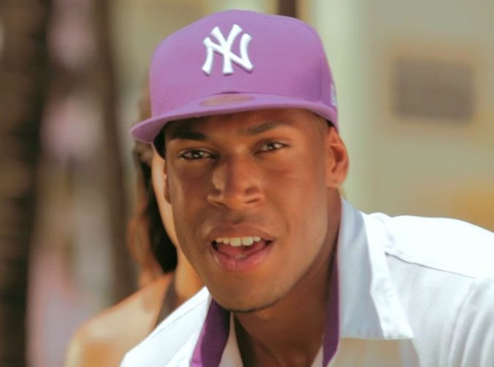 Exclu Public : vidéo : découvrez Clap your hands, le premier clip de Senna !