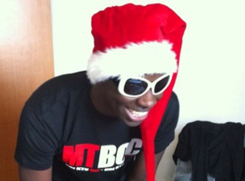 Exclu vidéo : Moussier Tombola : découvrez son clip déjanté tourné avec l'équipe de Public !