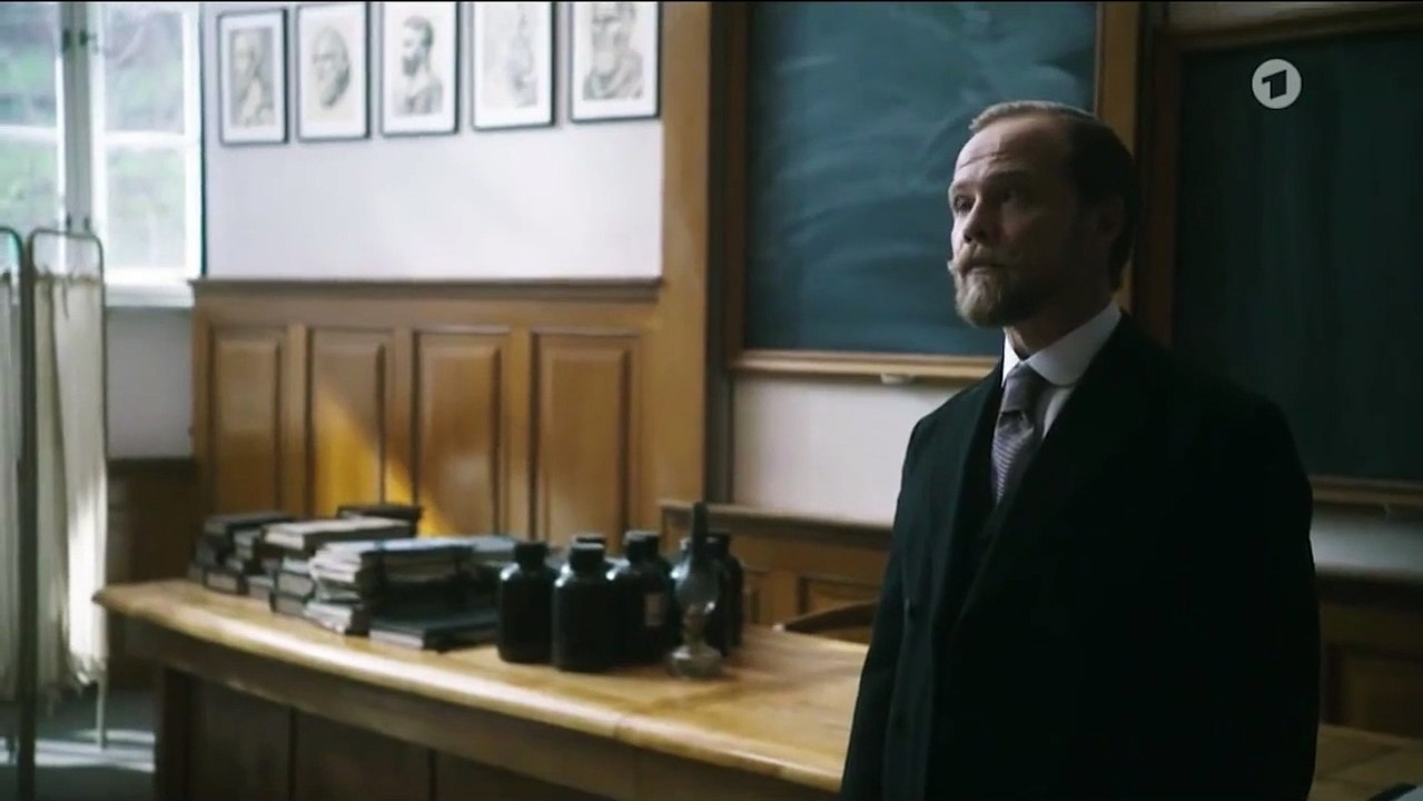 Charité Tráiler VO