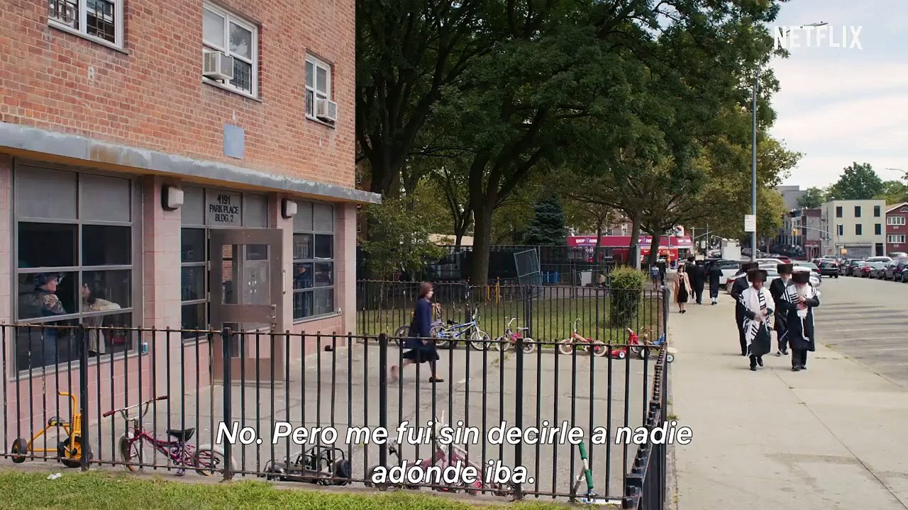 Unorthodox Tráiler VOSE