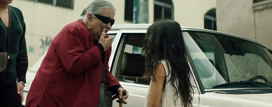 Tráiler de la película El rezador , escrita y dirigida por Tito Jara, que cuenta en su reparto con Andrés Crespo, Carlos Valencia, Emilia Ceballos, Renata Jara y Lydia Navas