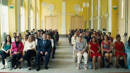 Maravillas en Montfermeil Tráiler VO