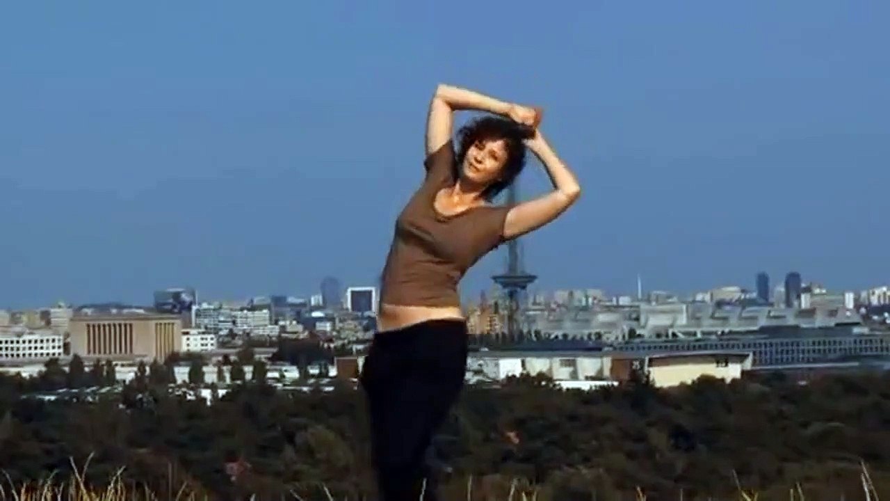 Uma Mulher Flexível Trailer Original