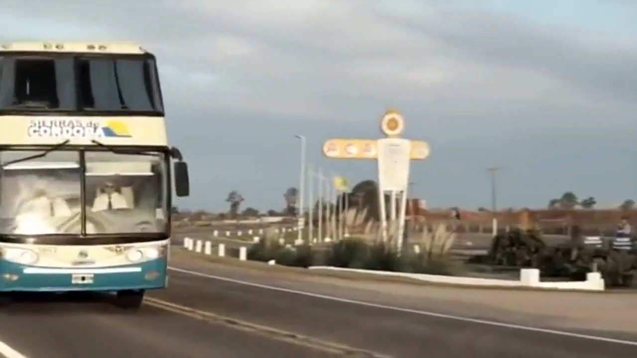 La Flor Trailer