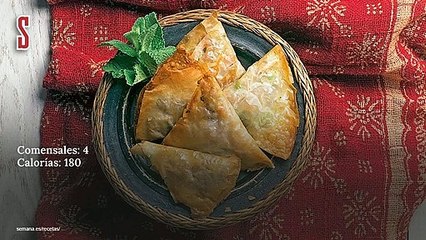 Vídeo Receta: Samosas de pollo con salsa de yogur