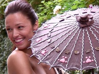 Exclu video : découvrez Natasha Saint-Pier en geisha parée d'un magnifique kimono chocolaté !