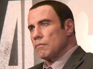 Exclu Video : John Travolta troublé en pleine conférence de presse à Paris !