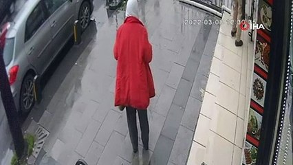 İstanbul’da 1 milyon liralık otomatik silahlı kuyumcu soyguncu kamerada