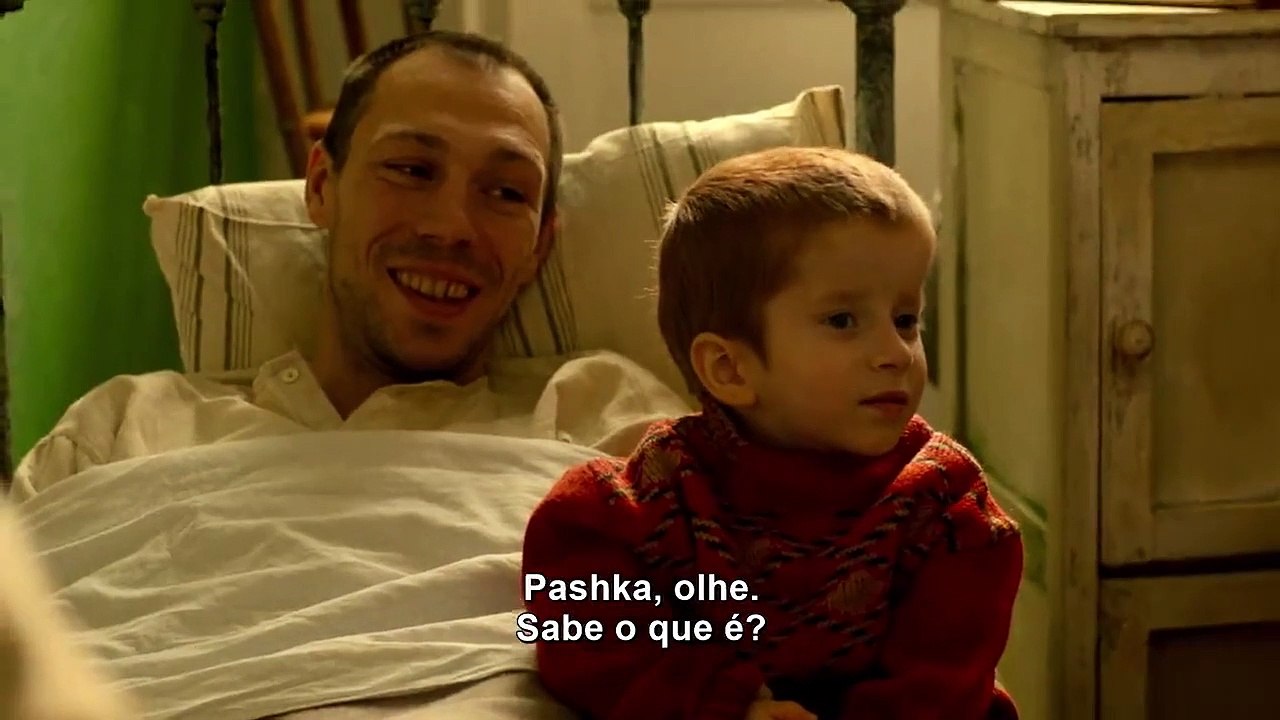 Uma Mulher Alta Trailer Legendado