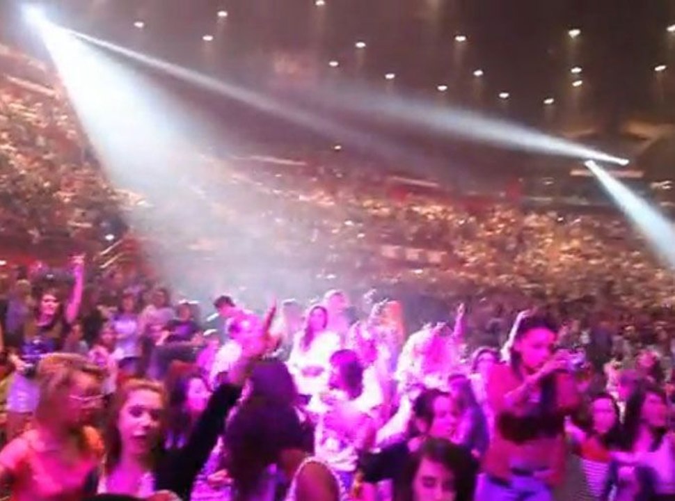 Exclu Public : Le concert de Justin Bieber à Paris comme si vous y étiez !