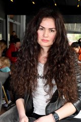 Son Dakika | KUŞADASI'NA GELEN SAVAŞ MAĞDURU KADINLAR: BAŞIMIZA HER GÜN BOMBALAR YAĞIYORDU