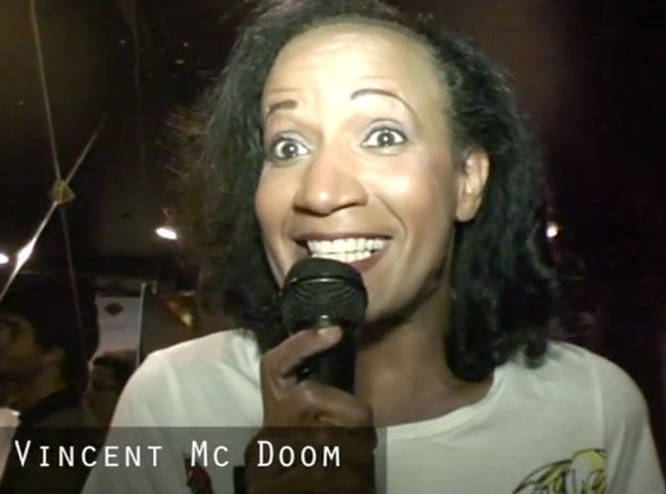 Exclu vidéo : Vincent Mc Doom : "J’ai un premier rôle au cinéma au côté d’Anémone, Mathilde Seigner et Victoria Abril"