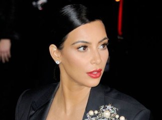 Vidéo : Kim Kardashian : toujours aussi stylée pour une apparition chez Givenchy !