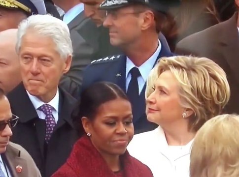 Public Buzz : Bill Clinton grillé par Hillary en train de reluquer Ivanka Trump !