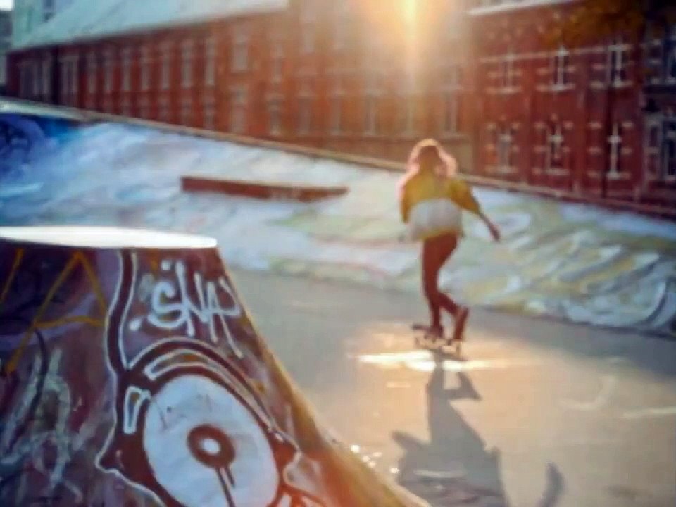 Lola Tráiler VO